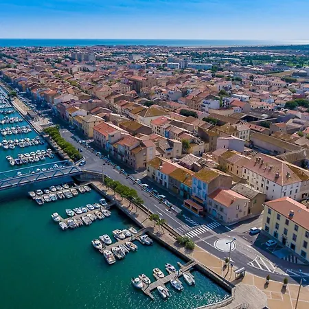 Appartement Spacious Seafront Cocoon